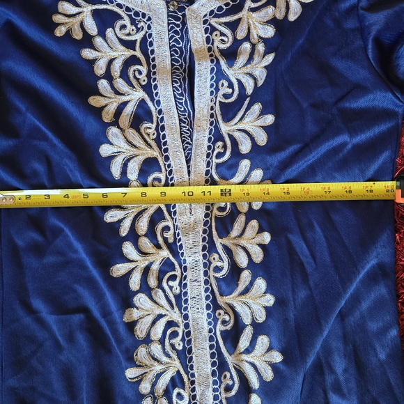 Elegant Blue Embroidered Kurta - Picture 4 of 5